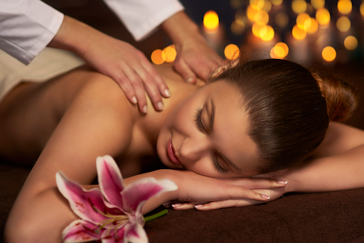 Thai Dry Massage vs Oil Massage: Which Treatment Should You Choose?